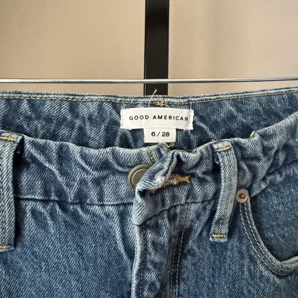 Good American Good Boy Blue Straight Leg Jeans - Picture 5 of 11